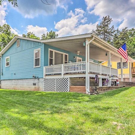 Cheerful Camdenton Cottage Steps To Lake! Exterior photo