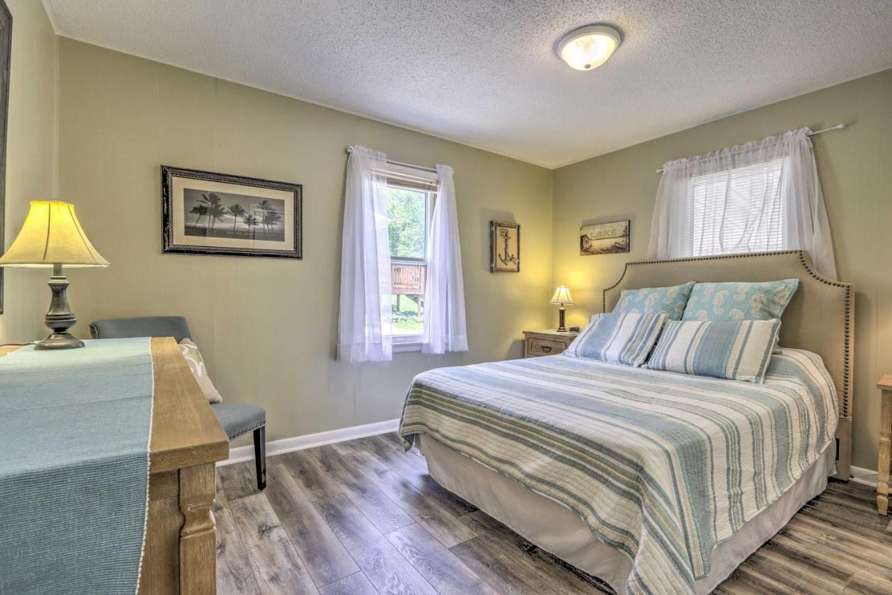 Cheerful Camdenton Cottage Steps To Lake! Exterior photo